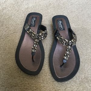 Black beaded Grandco brand sandals